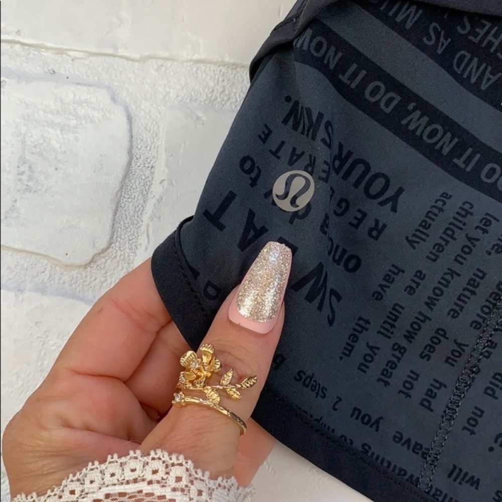 🍋Lululemon Speed Short! - Picture 3 of 8